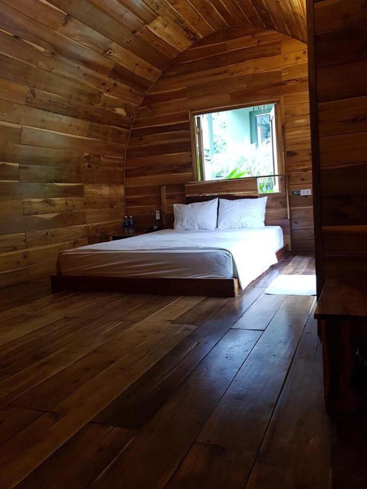 Central Backpackers Hostel - Catba Cat Ba Island Bagian luar foto