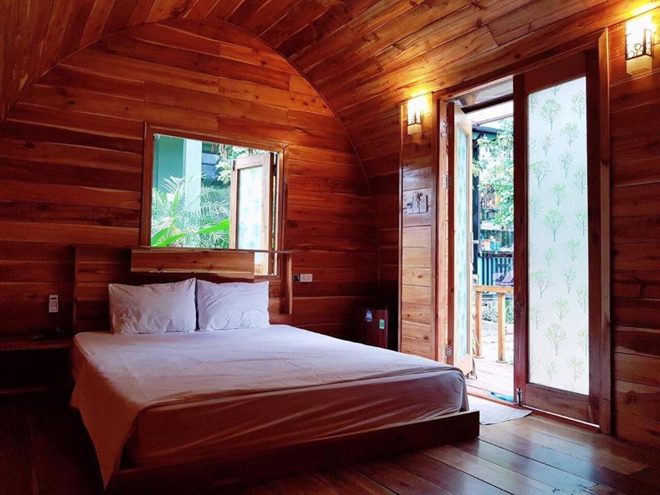 Central Backpackers Hostel - Catba Cat Ba Island Bagian luar foto